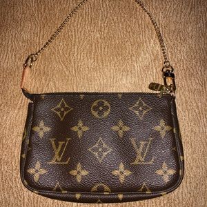 Louis Vuitton Mini Pochette in Monogram